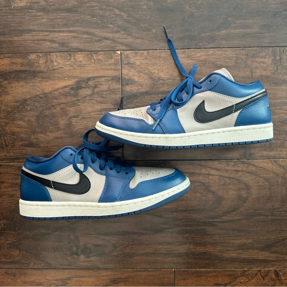 Size 9.5 - Air Jordan 1 Low French Blue - Women’s DC0774-402 w/box